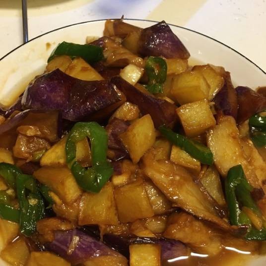 家常茄子炖土豆