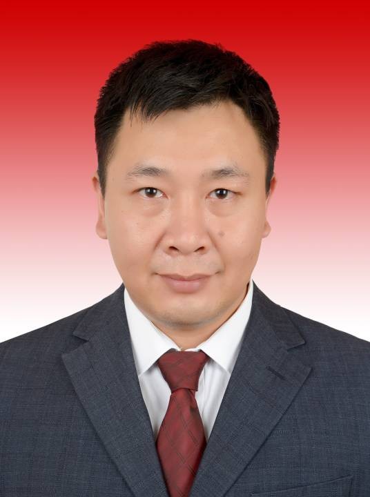 钟明（四川省简阳市人力资源和社会保障局党委委员、机关党委书记）