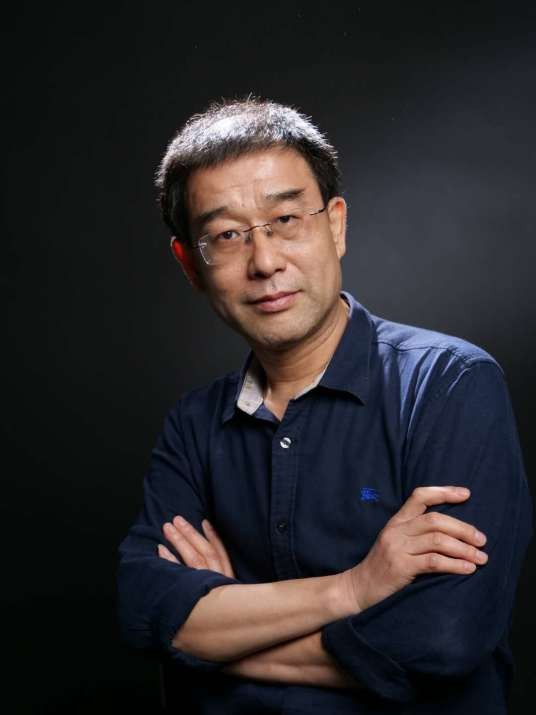 李新民（新华社高级记者）