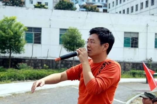 谭斌（秭归县文化和旅游局党组成员、副书记）