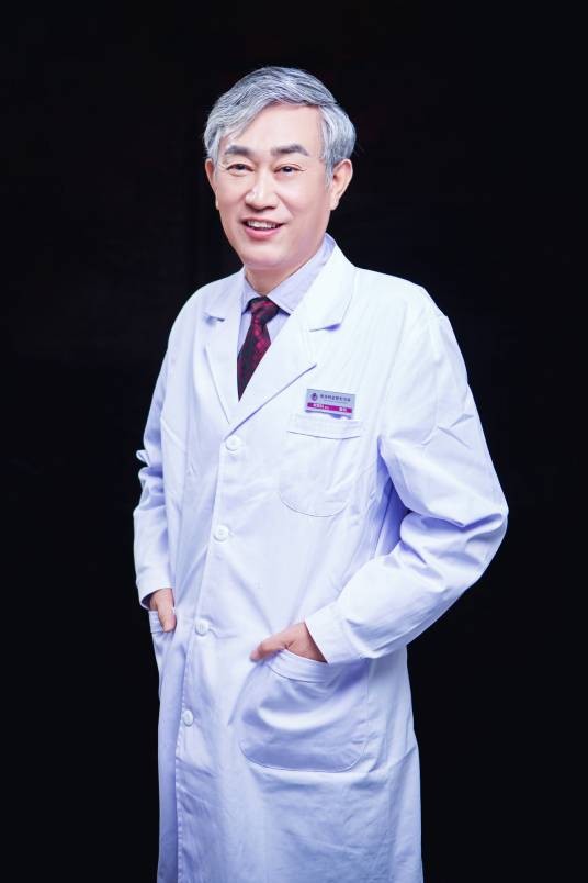 曾明（绍兴维美美容医院执业医师）