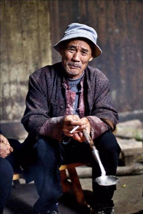 唐以金