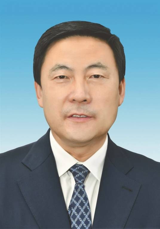 张亚中（黑龙江省政协副主席兼秘书长、党组成员，省委财经委员会办公室主任，省发展和改革委员会主任、党组书记）
