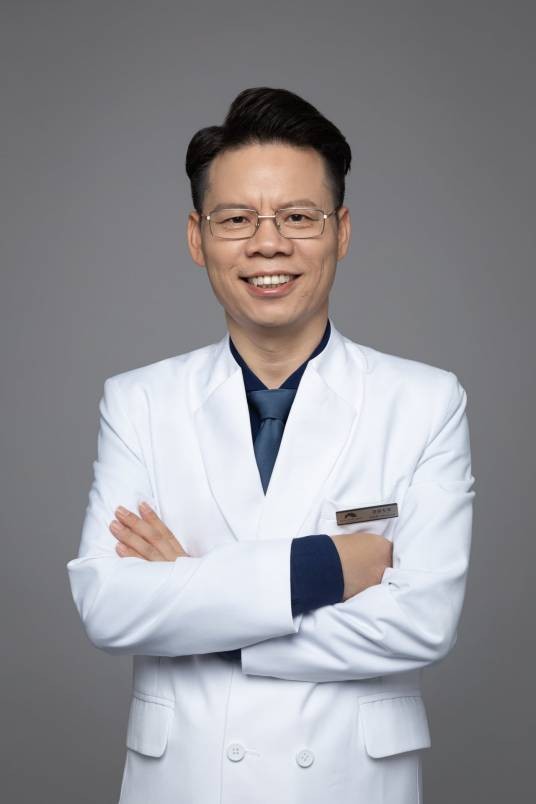 何日辉(著名精神心理医学专家,原武警广东总队医院精神心理科带头人)