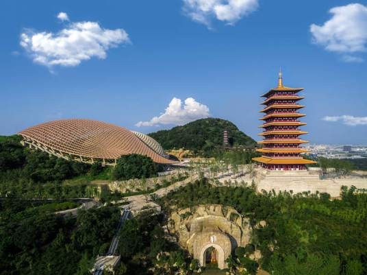 牛首山（宁镇丘陵西段的南支、南京的主要山体之一）