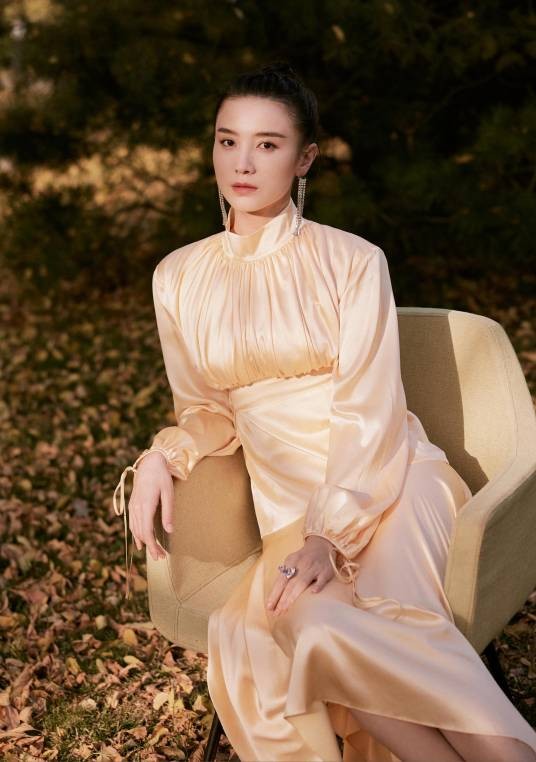 宋佳（中国内地影视女演员、歌手）