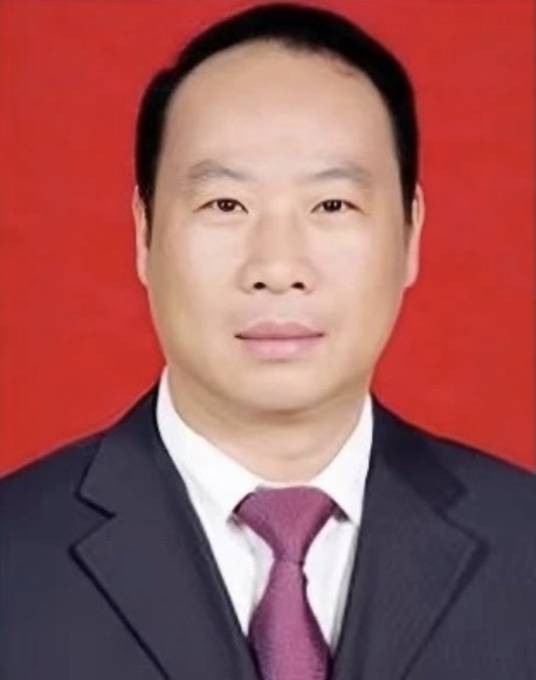肖华（福建省福州市人大常委会原党组成员、副主任）