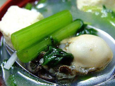 茼蒿海蛎子炖豆腐