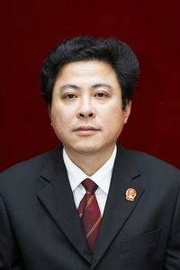 谭文胜(四川眉山市中级人民法院立案庭副庭长)