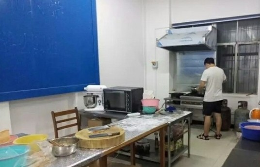 共享厨房（湖北大学风华园食堂共享厨房）