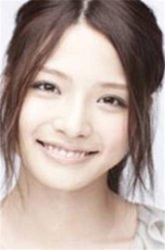 上田真央