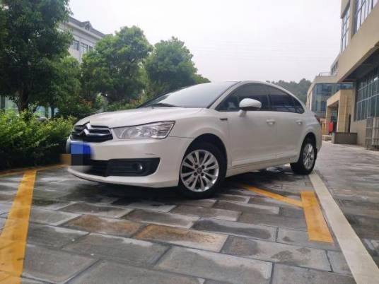 2012款世嘉三厢品尚型1.6L手动