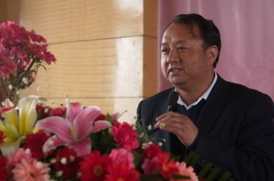马自东（临夏回民中学校长、党总支书记）