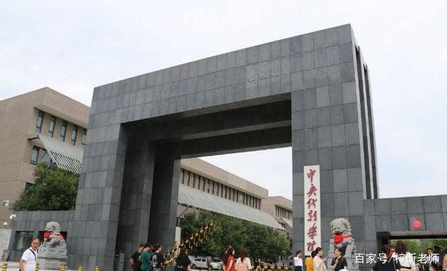 赵今麦素颜原来这么美，曾就读沈阳二中，原来那时候就这么美，你知道吗？