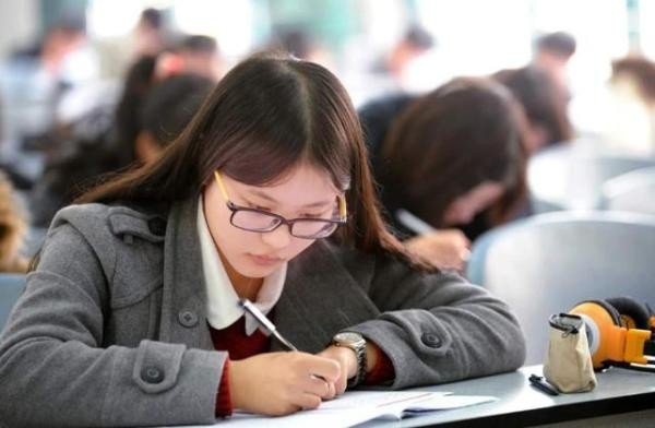 英语专业专业四级没过没过是不是对以后影响很大?