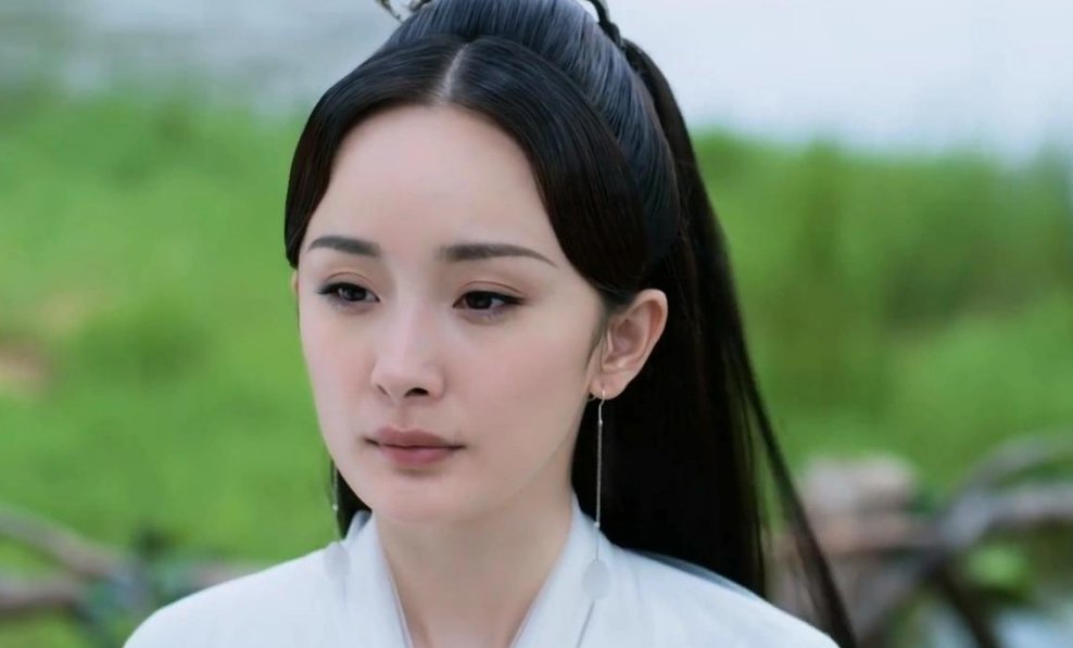 她是远古神祗的后人，是上神，更是青丘女帝，白浅的身份为何这么高？