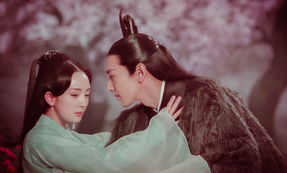 她是远古神祗的后人，是上神，更是青丘女帝，白浅的身份为何这么高？