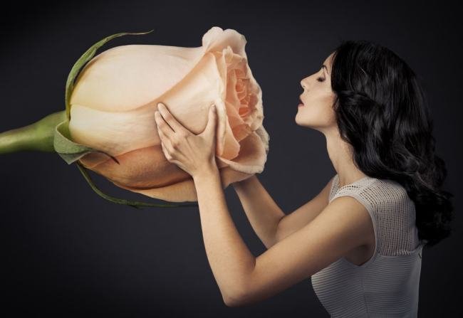 把女生说成小蜜蜂是什么意思