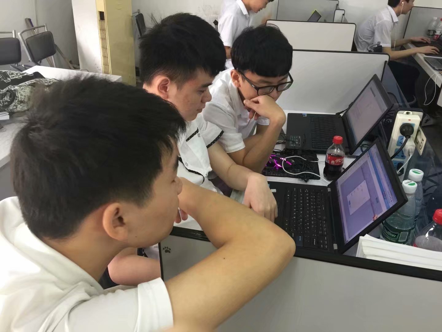 大专毕业生可以找什么工作