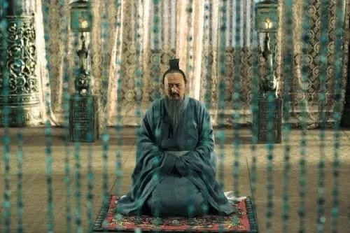 孔子的画像总要露出两颗门牙,这究竟是为什么?