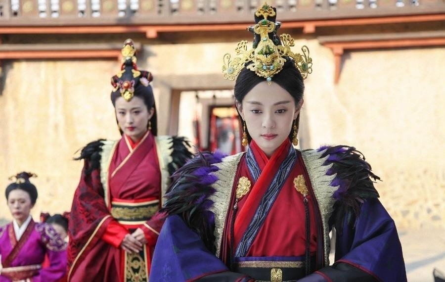 屈原本姓“芈”，那他跟“芈月”有什么关系吗？
