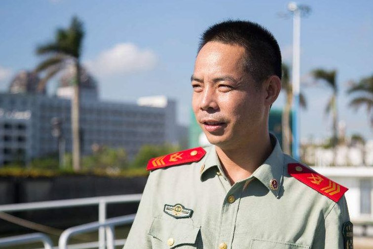 海警是警察还是军人吗?