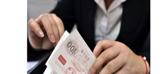 发票号码是在发票的什么地方