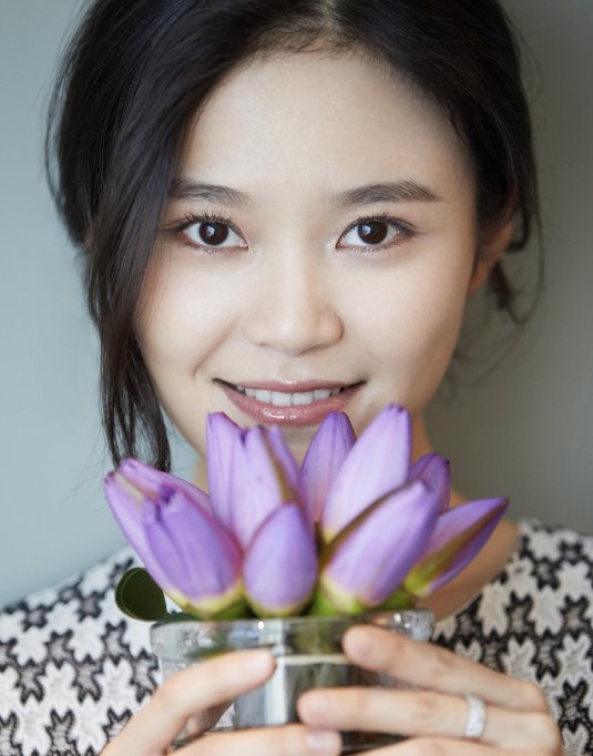 出道16年的岳红女儿,生父是谁现在知道了吗?