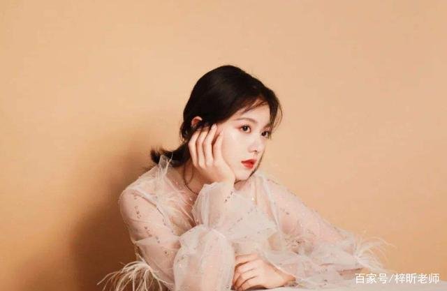 赵今麦素颜原来这么美，曾就读沈阳二中，原来那时候就这么美，你知道吗？