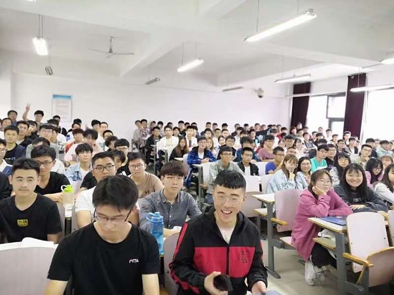 现在本科毕业能干什么呢？