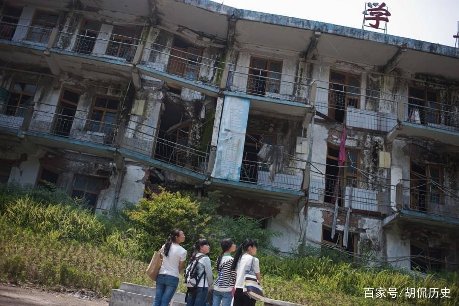 在汶川大地震的时候牺牲了多少个解放军战士