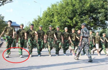 请问齐步换正步应该怎么走啊,,