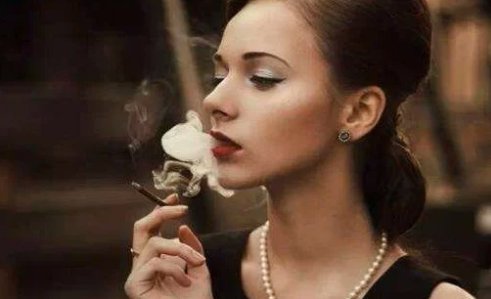 公认最好抽的8款香烟女士