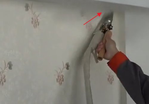 如何揭掉墙上的旧壁纸