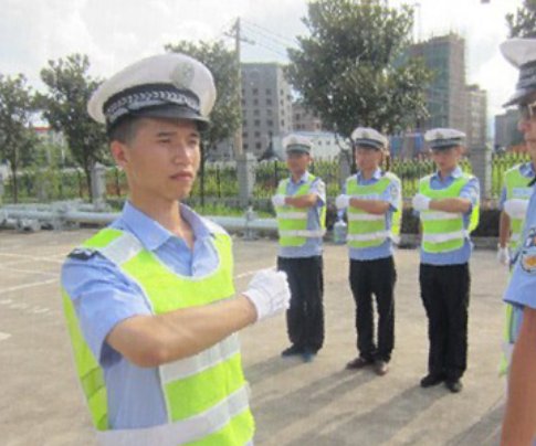 如何做好辅警