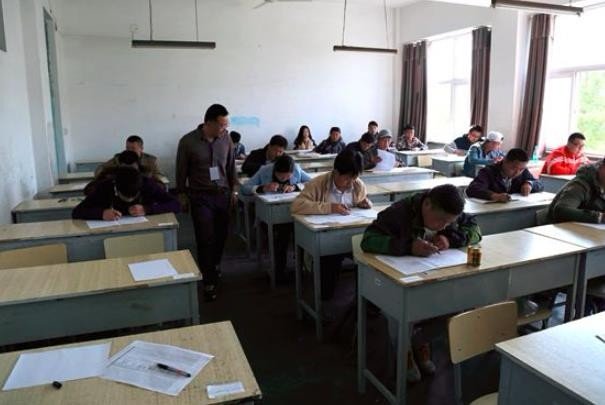 可以不考三级笔译证，直接考二级笔译吗，
