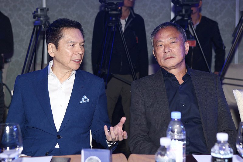 陈慧敏与向华强谁的社会地位更高一些？