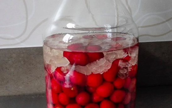 樱桃酒的制作方法。