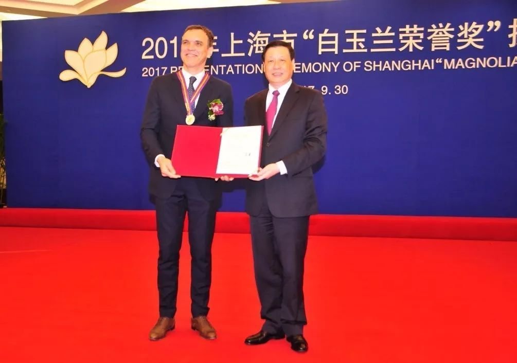 白玉兰奖在影视奖中处于什么地位？