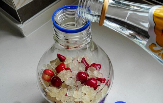 樱桃酒的制作方法。