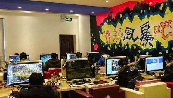 玩游戏的英文怎么写