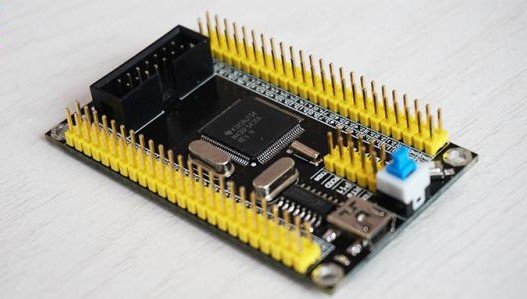 stm32跟普通的51单片机在程序编写方面有什么区别？