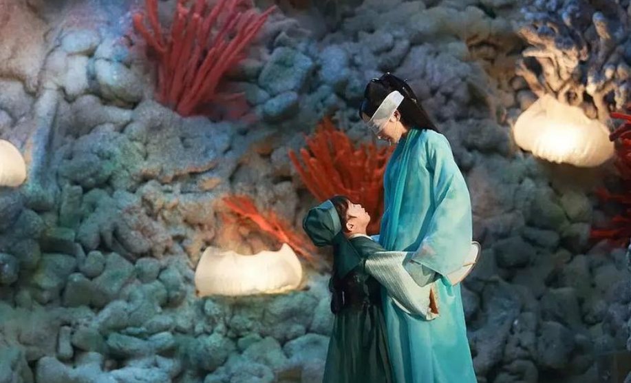 她是远古神祗的后人，是上神，更是青丘女帝，白浅的身份为何这么高？