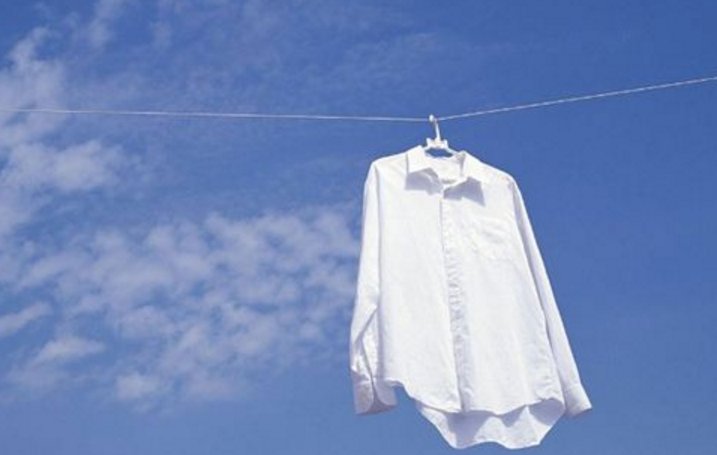 番茄汁弄到白色衣服上要怎么去除？