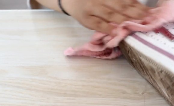 白色板鞋怎么洗白？
