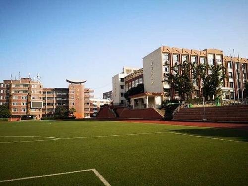 重庆市南华中学和两江中学哪个好
