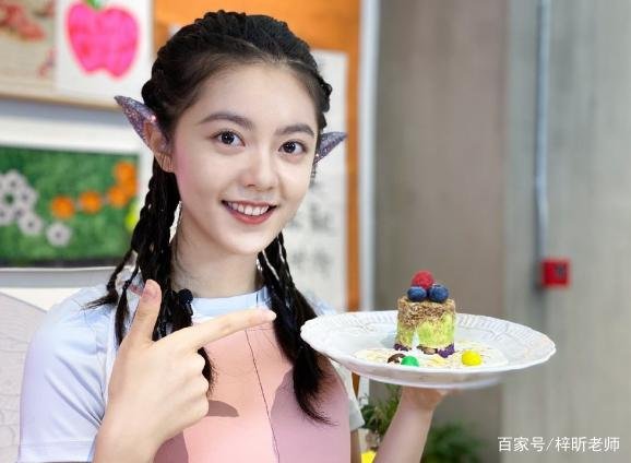赵今麦素颜原来这么美，曾就读沈阳二中，原来那时候就这么美，你知道吗？