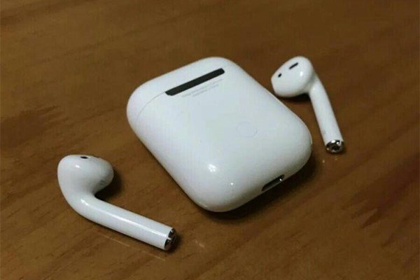 蓝牙耳机长按打不开是什么原因？