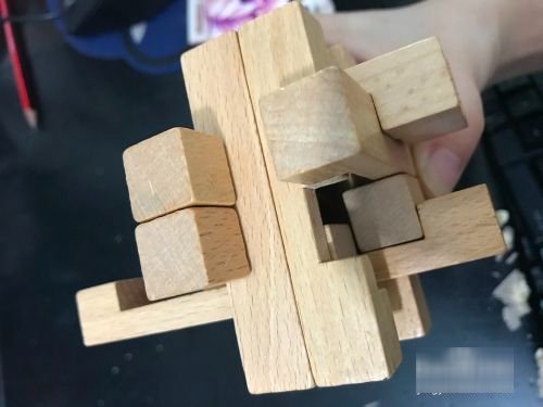 鲁班锁12根拼装步骤图有吗?