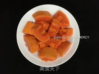 夏季美容美体的秘密:原汁原味的木瓜胡萝卜汁